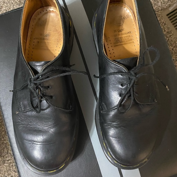 Very nice hardly worn Docs 75.00 - Picture 2 of 4